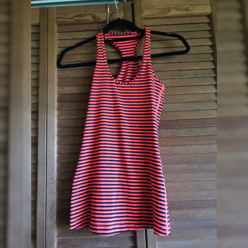 Lululemon tank